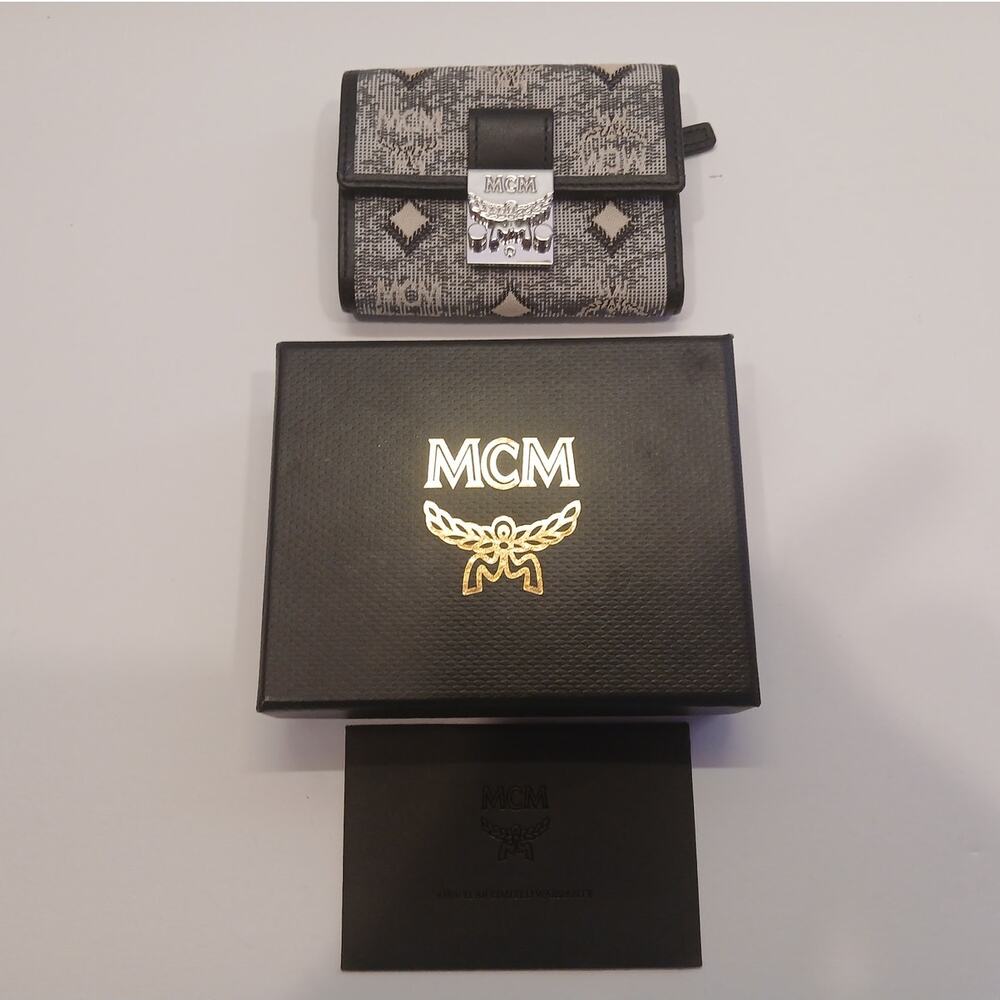 MCM - Black/White Women's Card/Cash Holder - NWOT - Picture 3 of 9